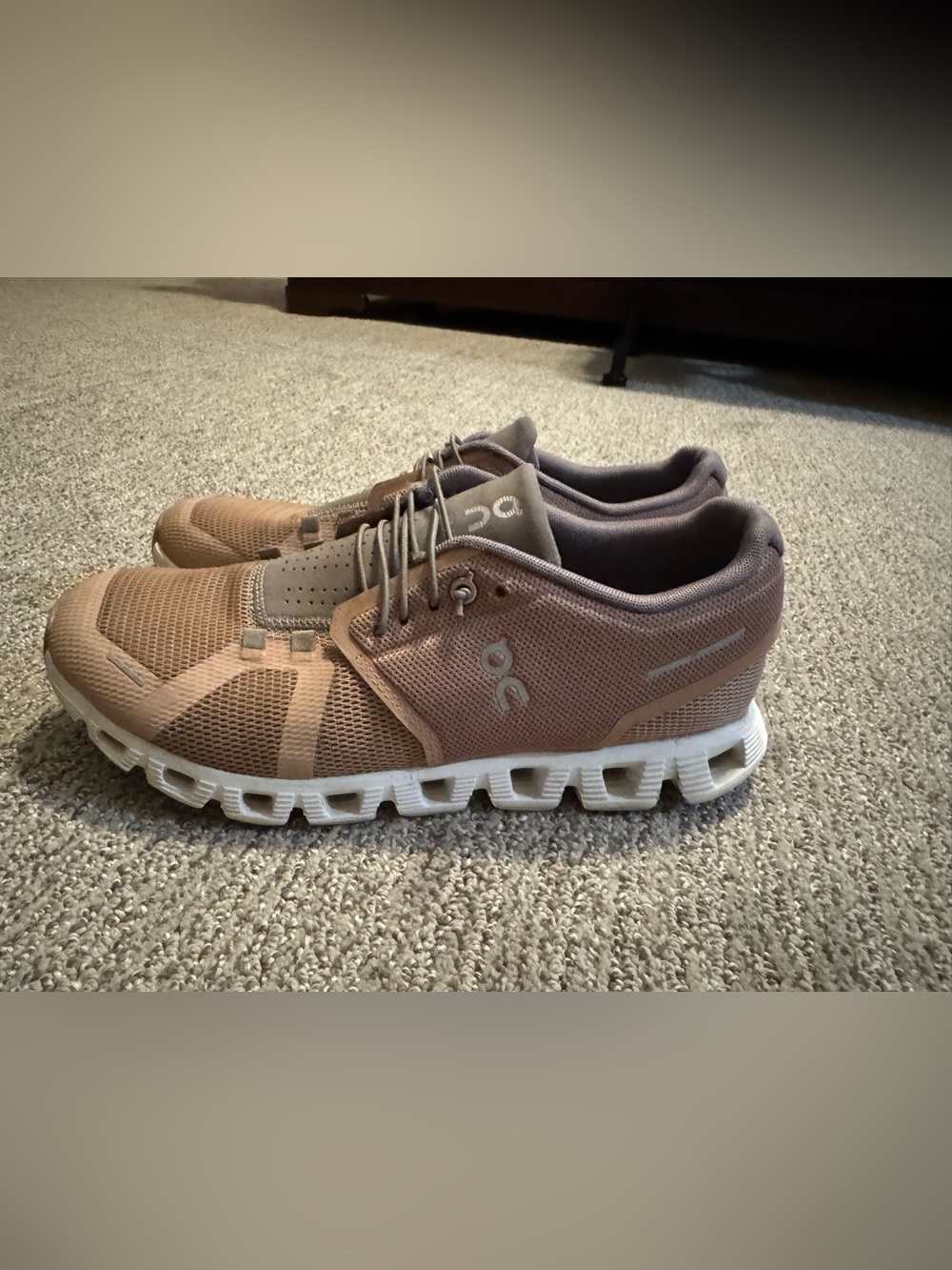 On Running Women’s Cloud 5 Sneakers in rust and gray 10M - Picture 3 of 6
